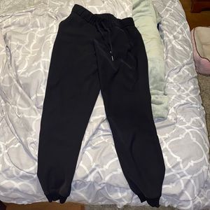 Lululemon on the fly joggers